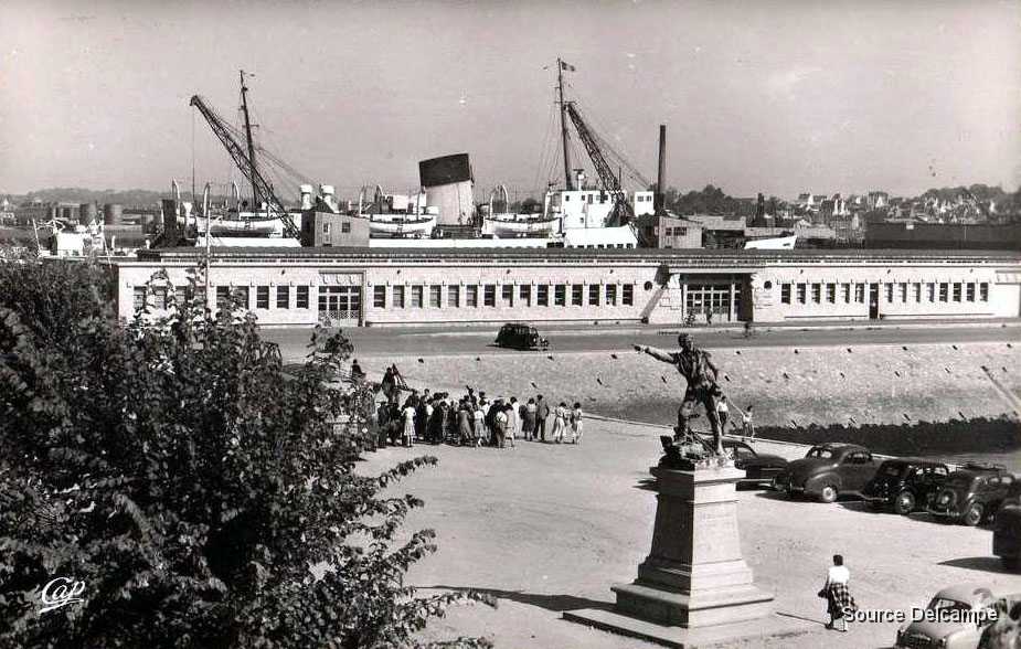 35 Saint Malo Gare Maritime I.jpg